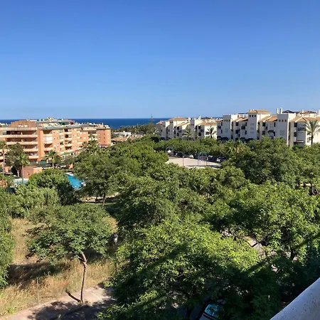 Laegenhet Hoegst Upp, Med Pool Och Utsikt Oever Havet *