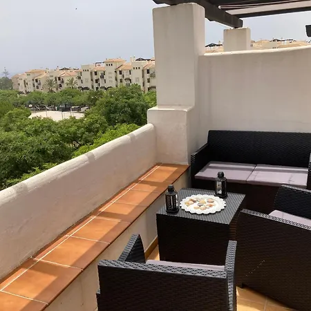 Apartment Laegenhet Hoegst Upp, Med Pool Och Utsikt Oever Havet San Luis de Sabinillas